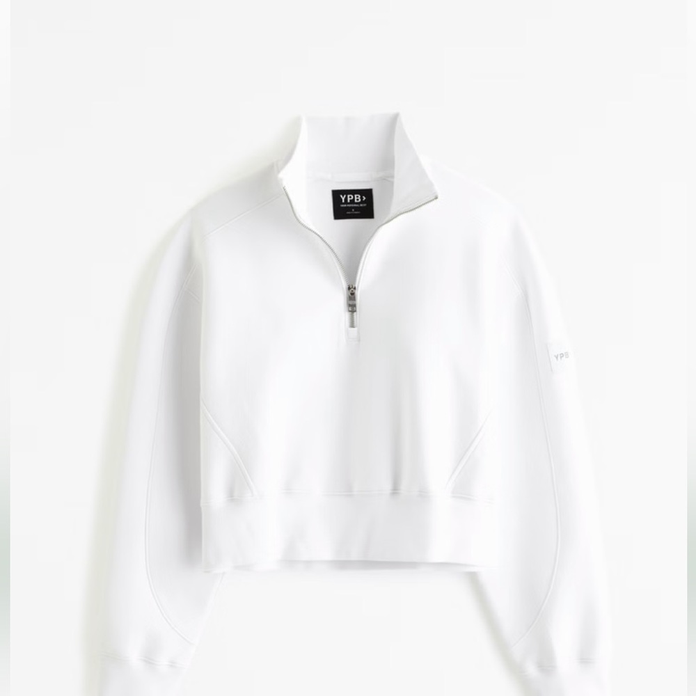 Abercrombie and Fitch Cropped half zip sweatshirt